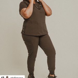 Med Couture Jogger scrub set